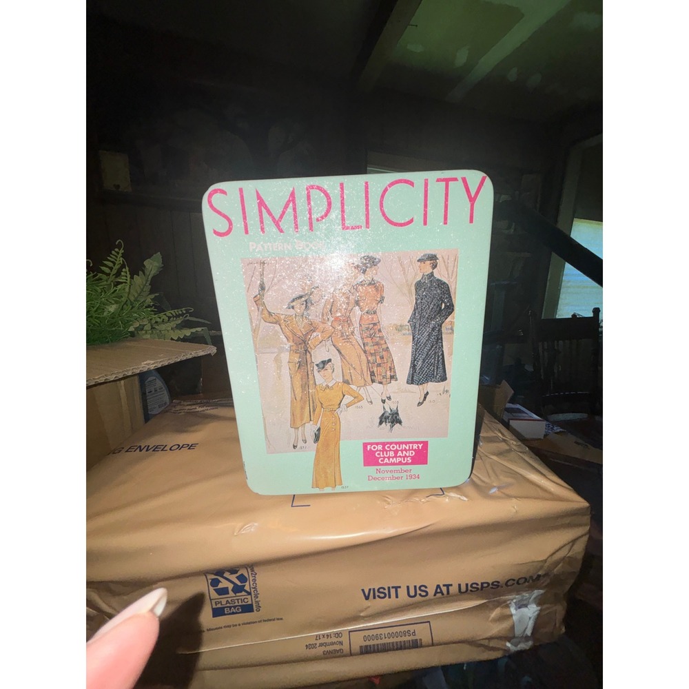 Simplicity Vintage 1934 Pattern Book Decorative Tin Sewing Storage Green Pink